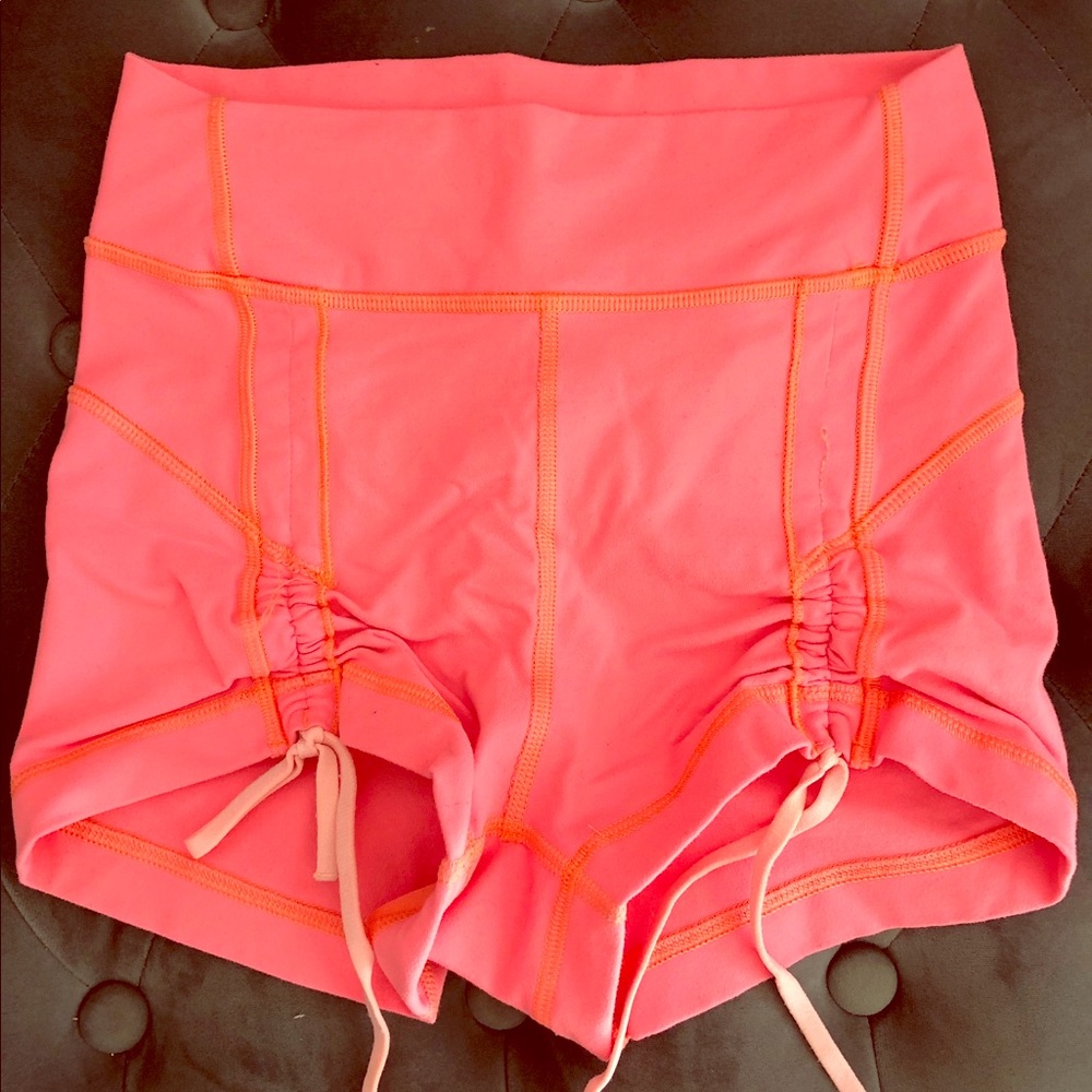 LuLu Lemon Fitness Stretch cinched shorts